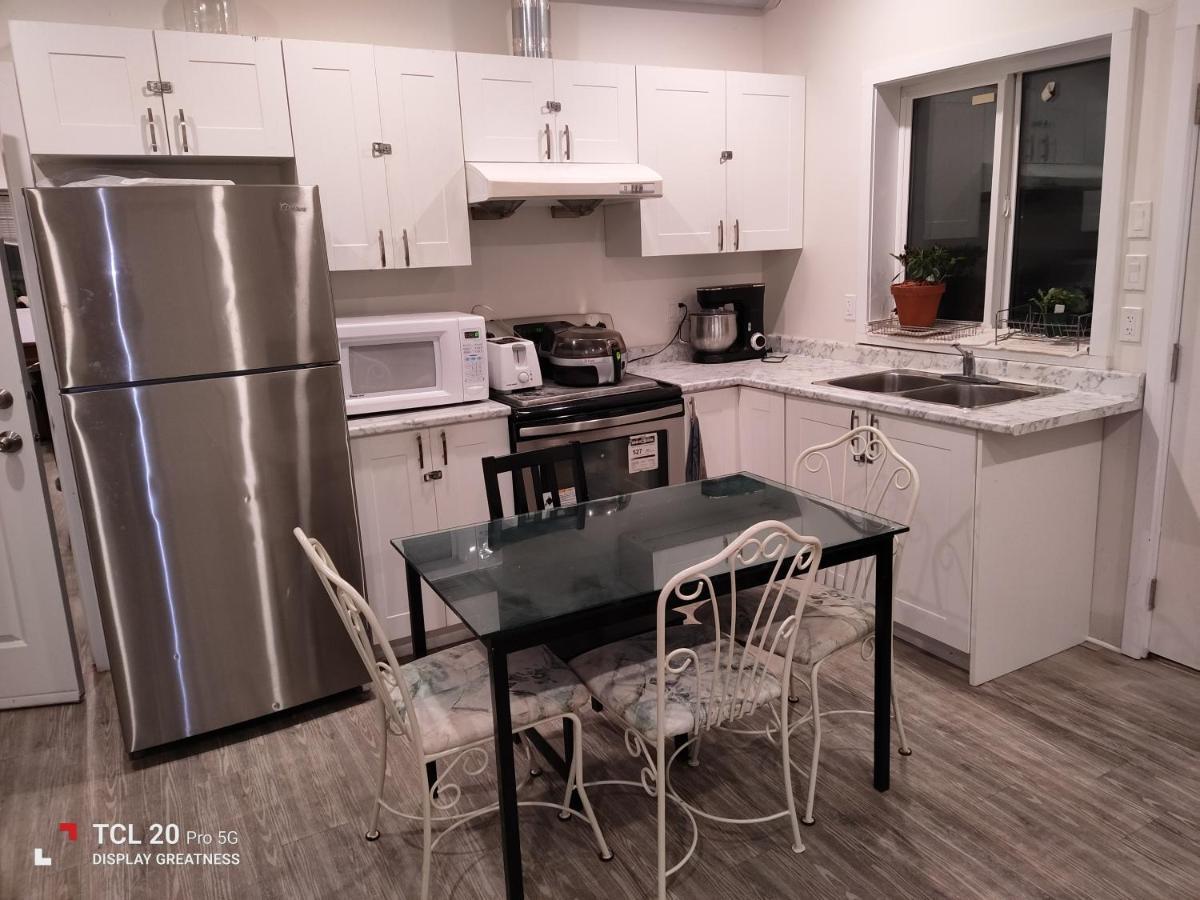 Sweet House B&B Saanich Екстер'єр фото